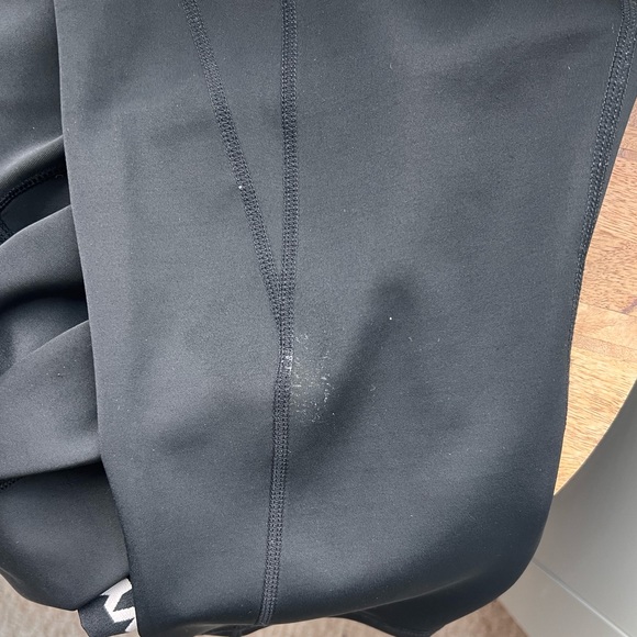 IVY PARK “I” Low Rise Capri Leggings - Picture 4 of 4